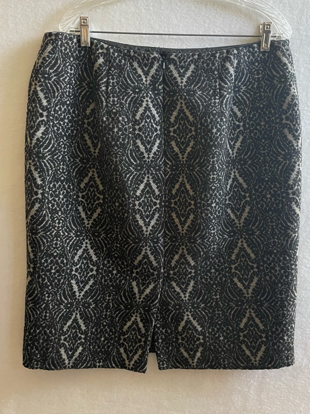 Talbots Black and Grey Damask Wool Blend Lined Skirt with Back Zipper, size 14 - Picture 2 of 9